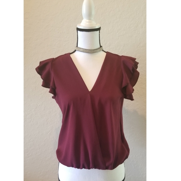 a'gaci Tops - HP!🥳 Wine Open Back Ruffle Sleeve Blouse
